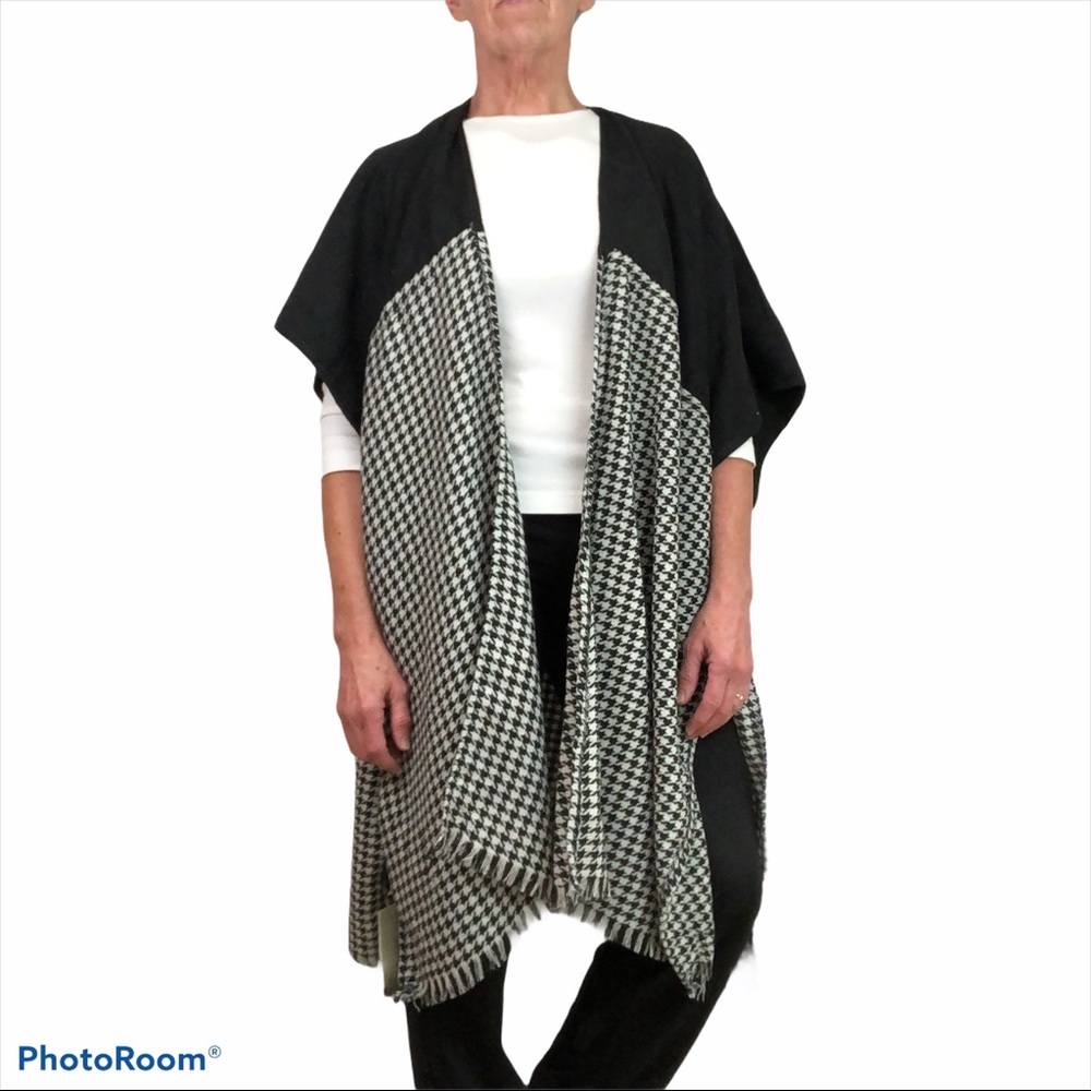 Life is Beautiful Houndstooth colorblock fringed loose style open topper